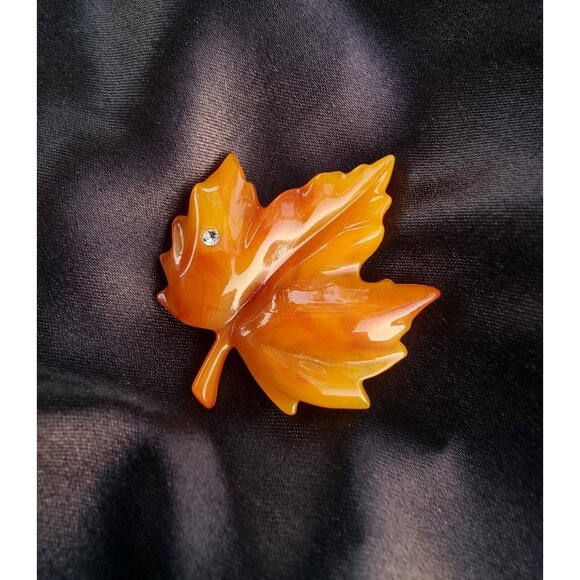 Vintage Avon Lucite Orange Fall Autumn Maple Leaf Brooch Pin - Picture 5 of 6